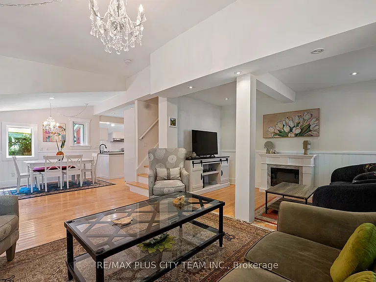 4 Wyckliffe Ave — Photo 7