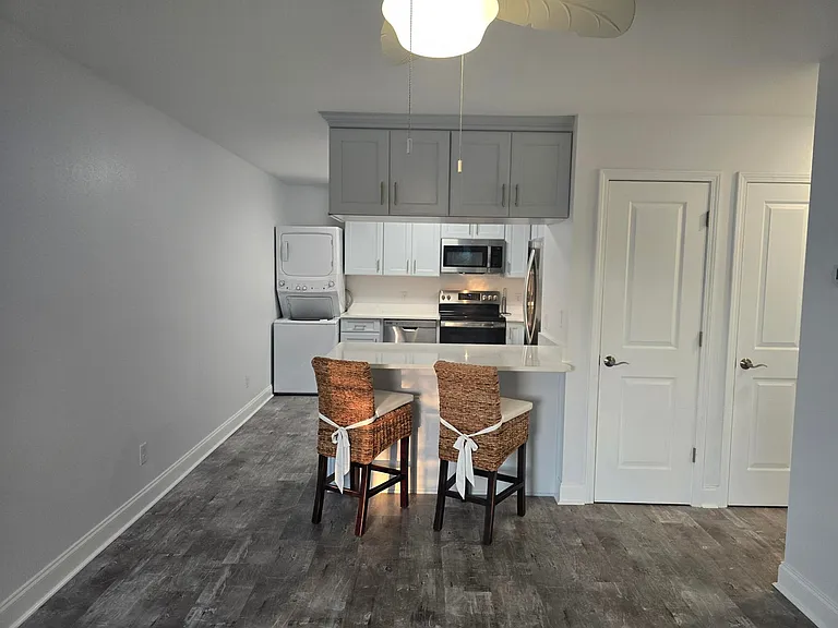 315 Bream Ave #207 — Photo 10