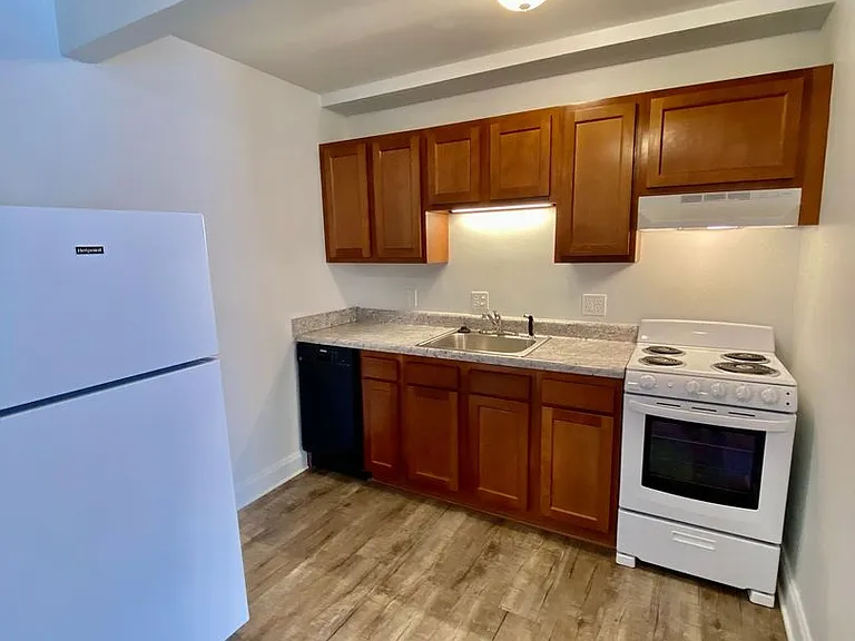 504 Saint Johns St — Photo 18