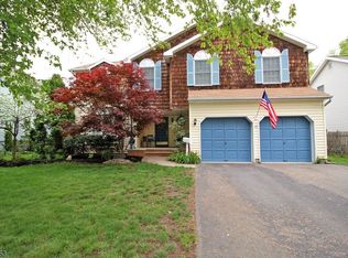 22 Grove Ave, Metuchen, NJ 08840