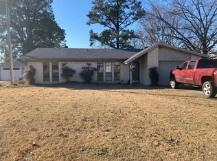 301 S Franklin St, Lavaca, AR 72941