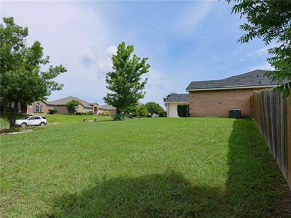 2nd image of 114 S Rolling Meadows Dr