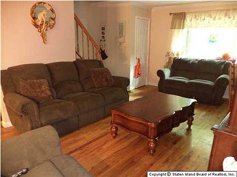 5th image of 111 Zoe St