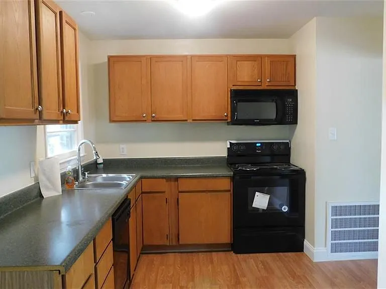 311 E Imperial Cir — Photo 7