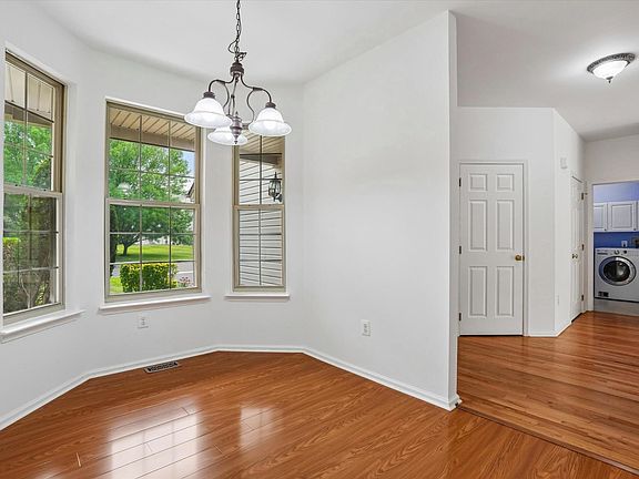 3rd image of 3891 Nanlyn Farm Cir