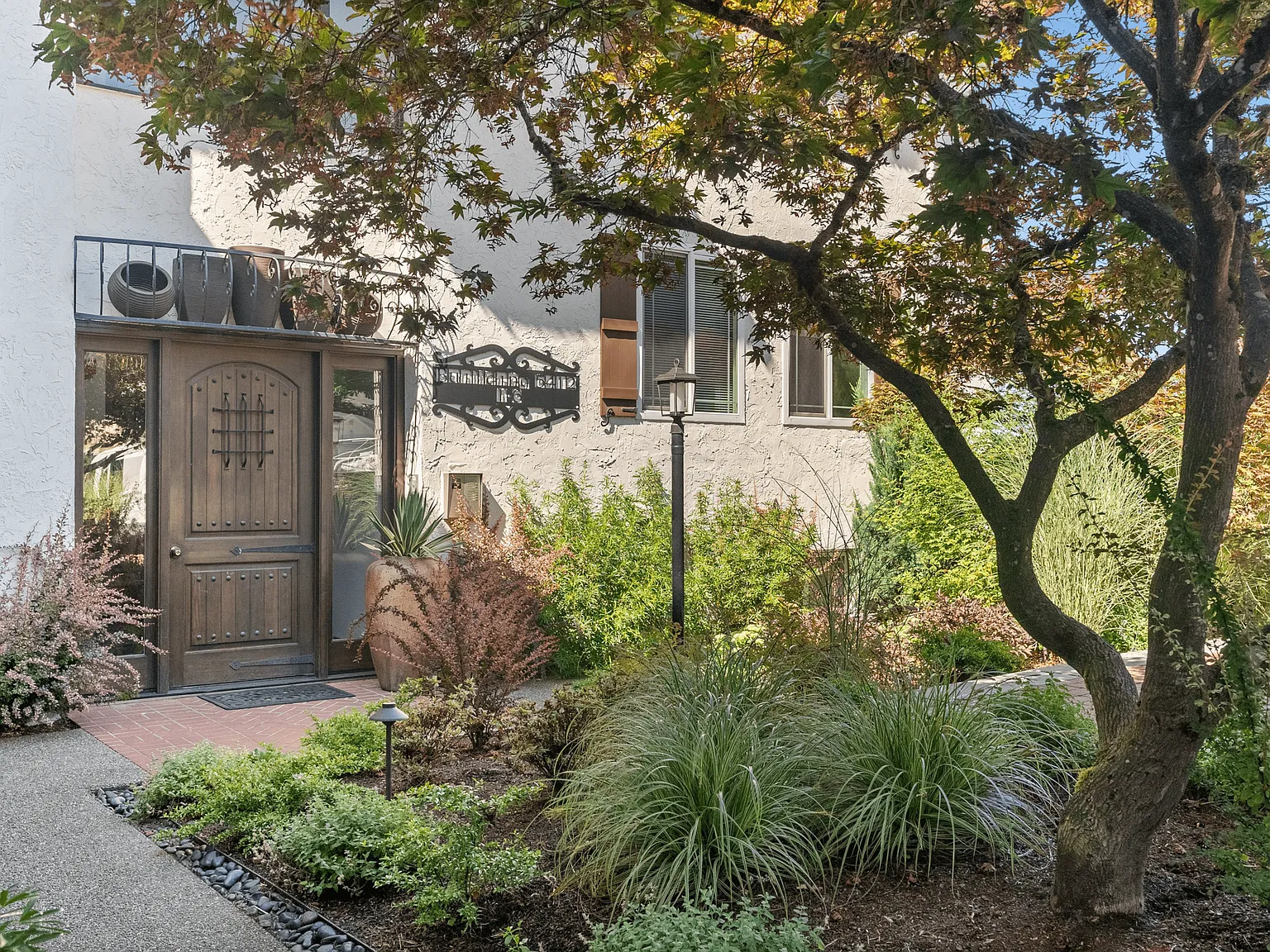 Los Altos Apartments — Photo 2