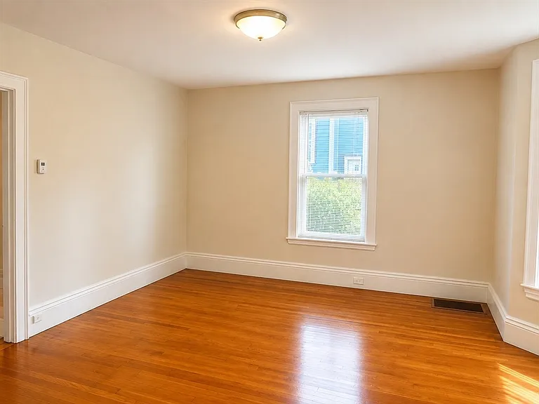 100 Franklin St #1 — Photo 3