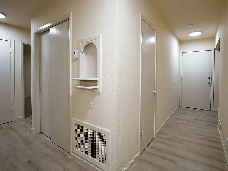 582 Euclid Ave #A — Photo 11