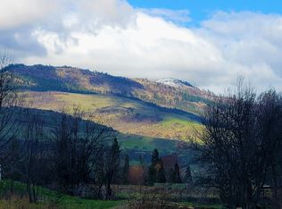 129 Orchard Ln, Ashland, OR 97520