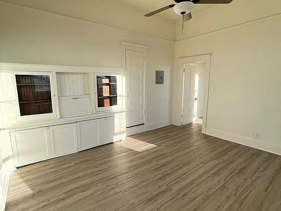 2nd image of 134-136 E 31st St #1/2