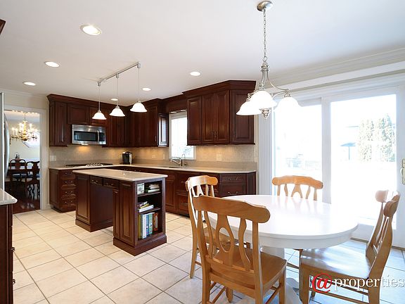 Kitchen / Breakfast Room