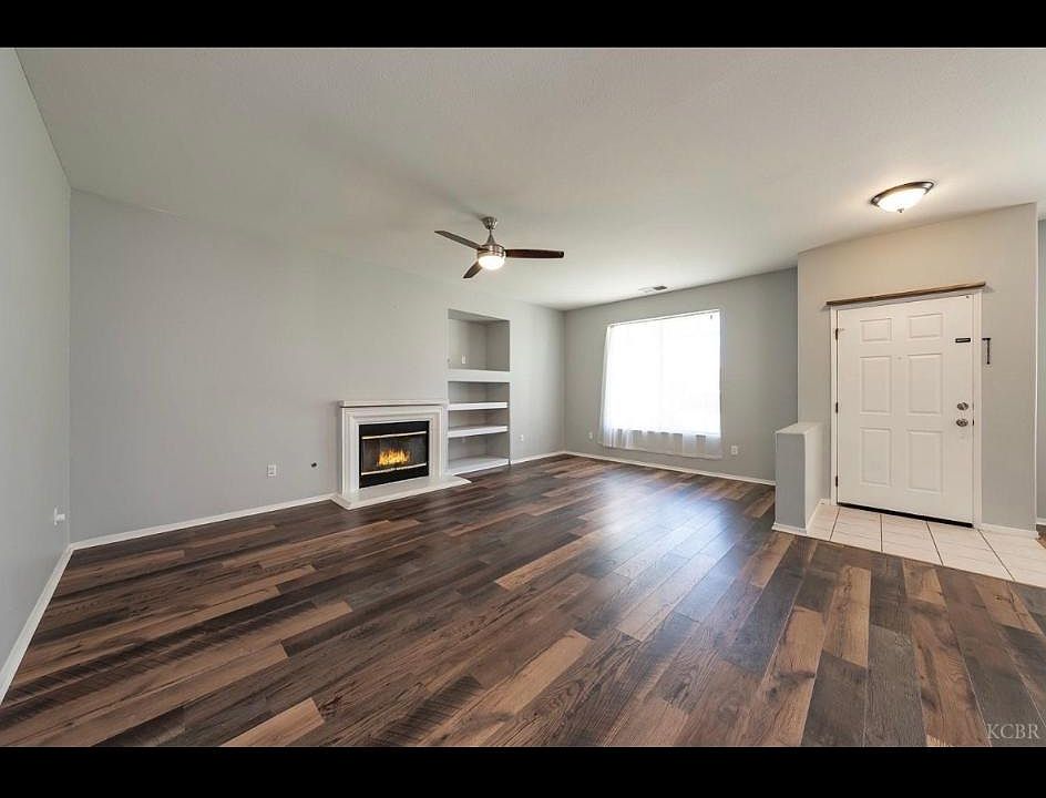 2nd image of 698 Wentworth Ct