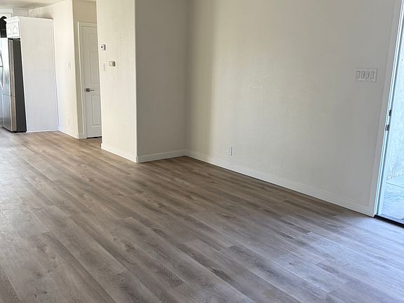 4th image of 10108 Loch Avon Dr