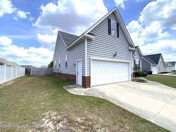 2nd image of 3161 Chesswood Ln