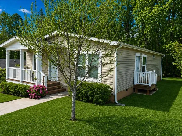 21 Hillandale St, Newnan, GA 30263