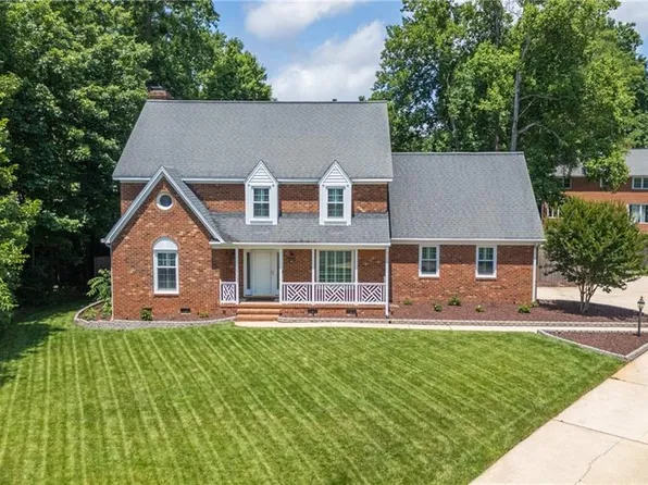 213 Brompton Ct, Burlington, NC 27215