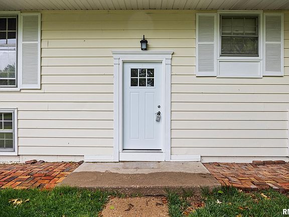 3rd image of 7031 N Patton Ln