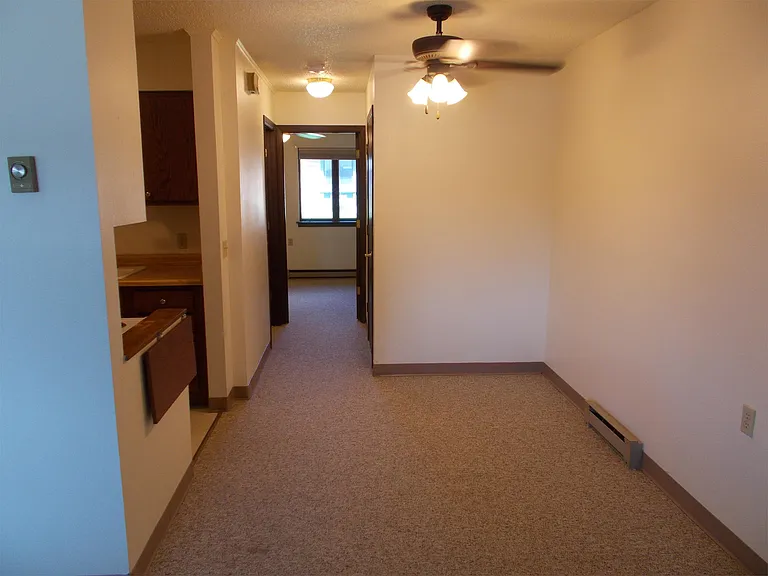 302 N Broadway St — Photo 3