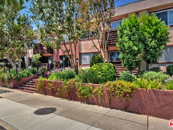 5403 Newcastle Ave APT 19, Encino, CA 91316