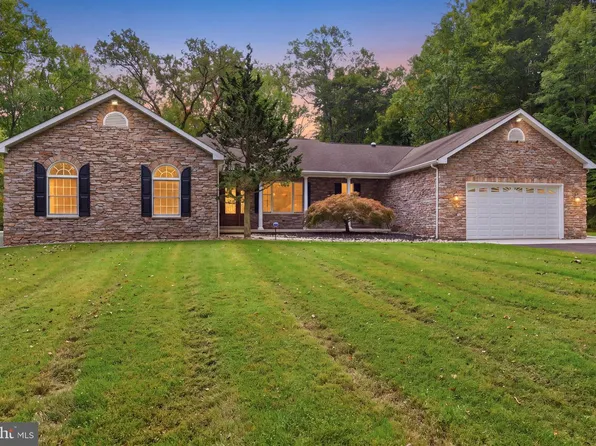 1669 Fennel Rd, Quakertown, PA 18951