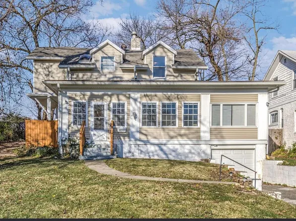 7271 Saint Andrews Pl, Saint Louis, MO 63121