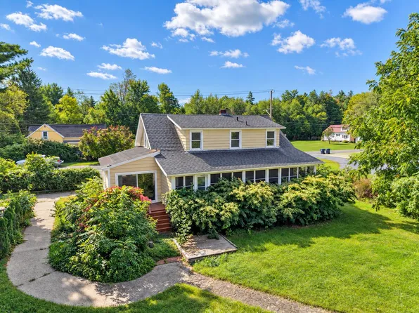 1263 Sunset Dr, Willsboro, NY 12996