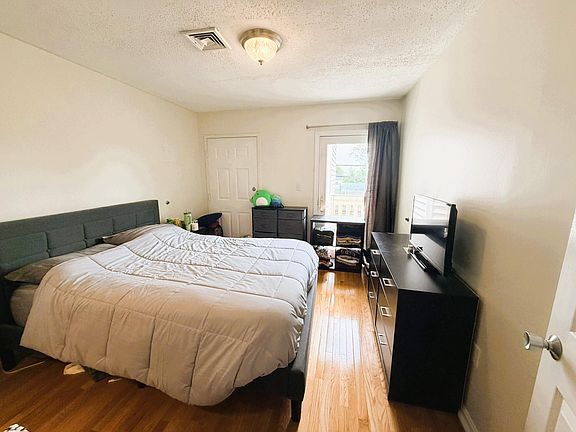 2nd image of 615 Boston Ave #1