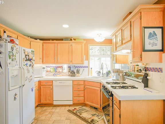 3rd image of 3113 NE 140th Ave