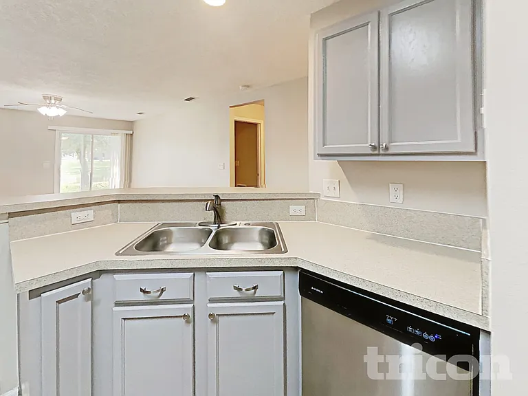 137 Brays Island Ln — Photo 5