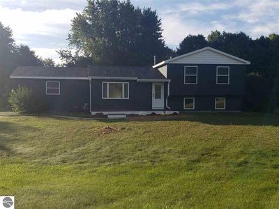 4441 Hillcrest Dr, Traverse City, MI, 49685