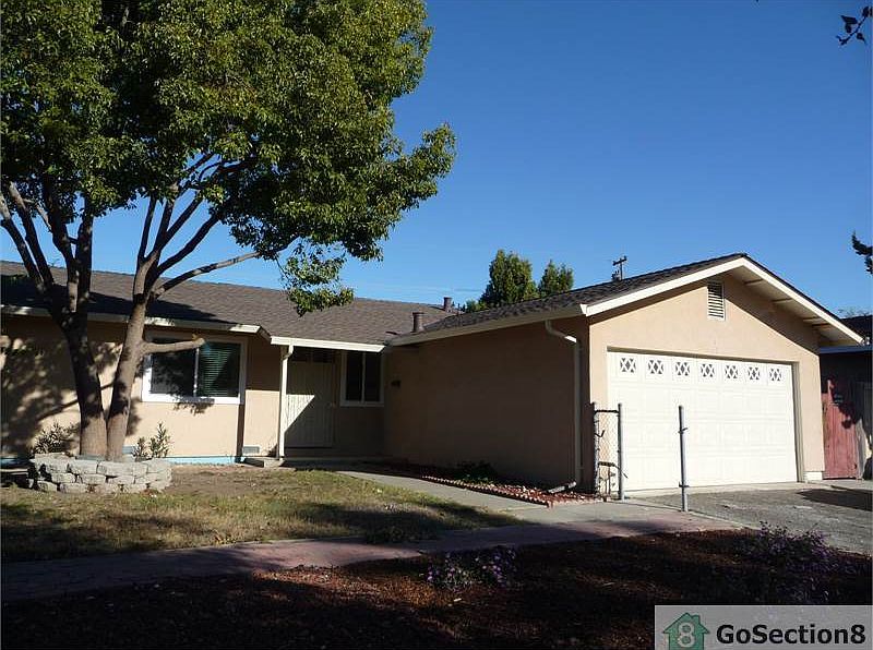 1st image of 535 Ella Dr