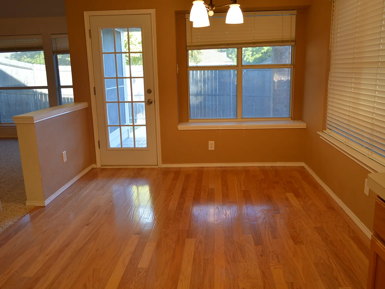 3 bed, 2255 sqft, $2,495 — Photo 3