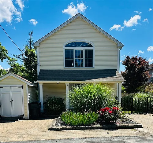 311 Bridle Path Photo 1