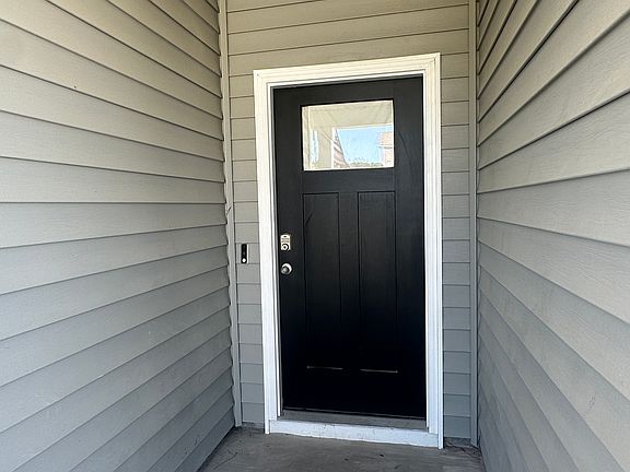 3rd image of 620 Respite St