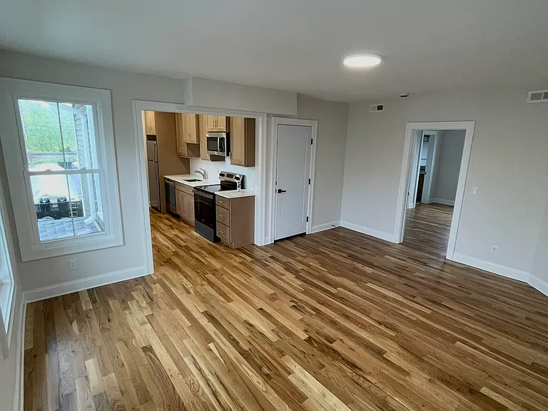 142 New Haven Ave #2 — Photo 5