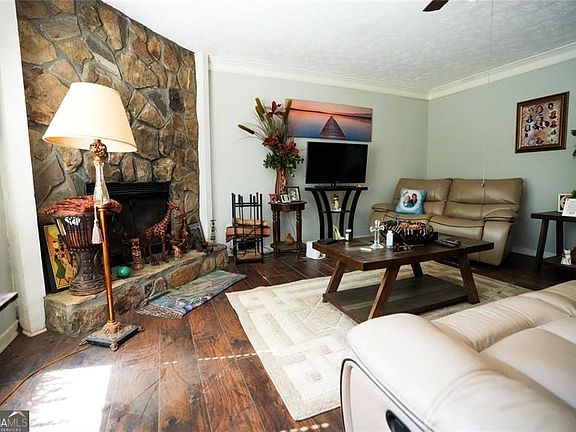 3rd image of 8265 Park Ridge Dr
