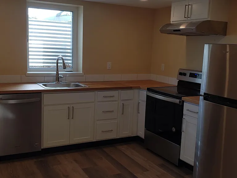 3219 N Willamette Blvd — Photo 3