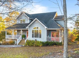 221 Stoney Rock Ln, Jacksboro, TN 37757