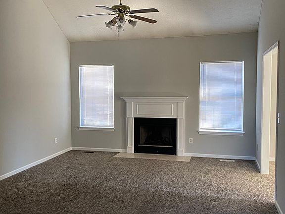 4th image of 409 Bryn Mawr Cir