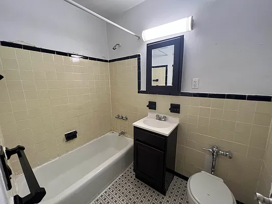 Rented by Bruma Realty LLC | media 7