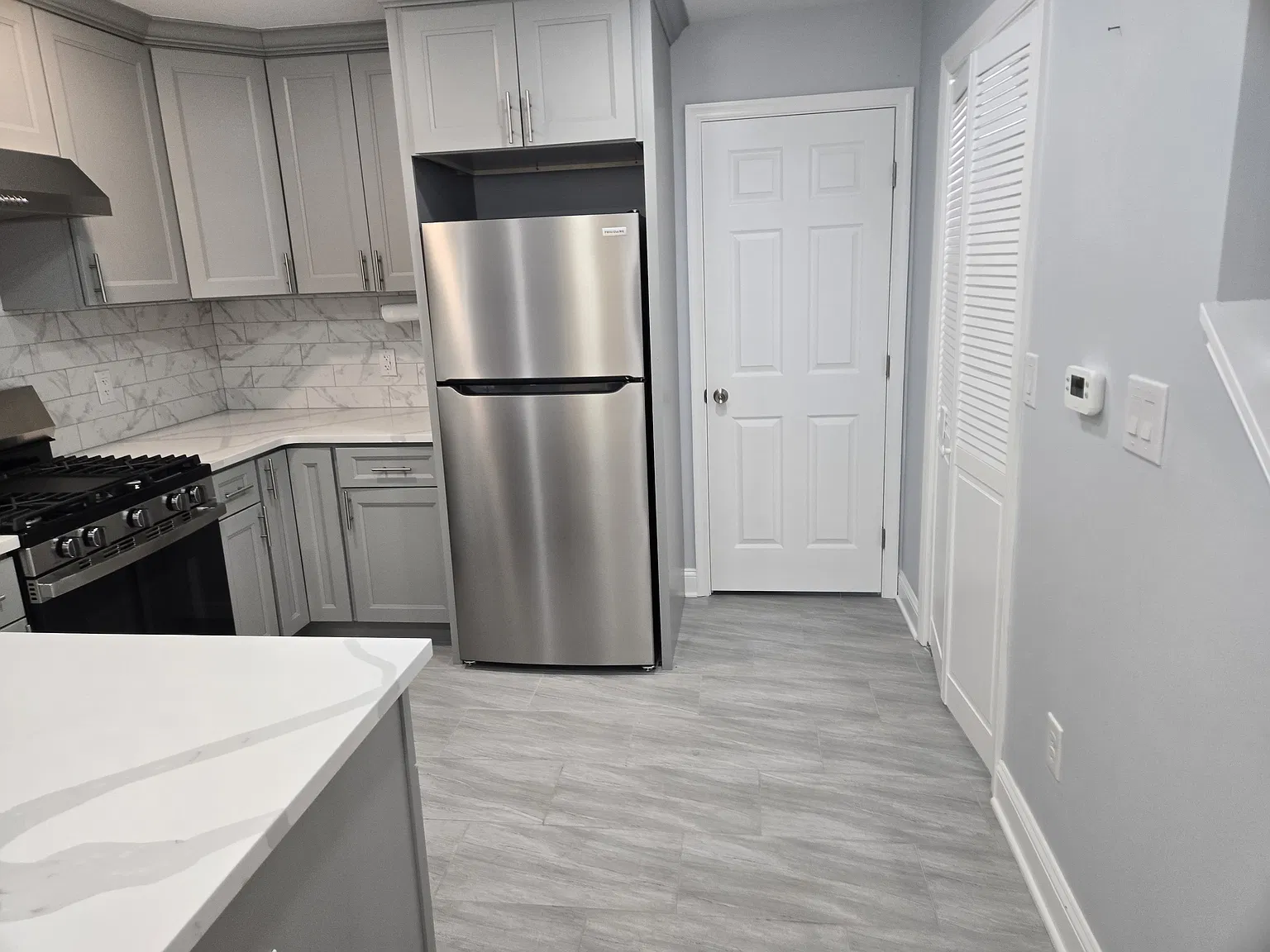 3 bed, 2.5 bath, 1200 sqft, $3,750 — Photo 2