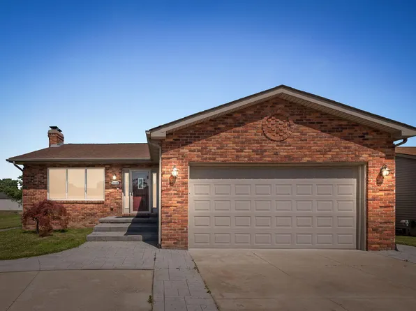 25950 Lehner Ct, Roseville, MI 48066