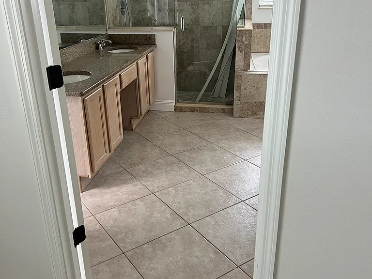 830 Bloomingdale Dr — Photo 14