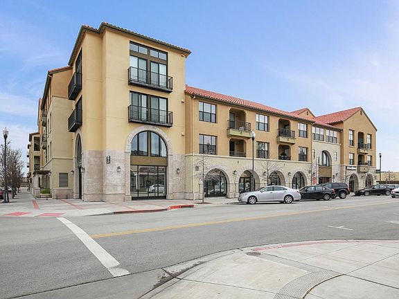 2nd image of 1001 Laurel St Unit 221