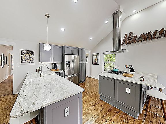 4th image of 525 Norton Ave