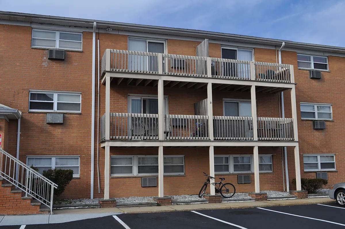 Building Photo - Seacrest Apartments