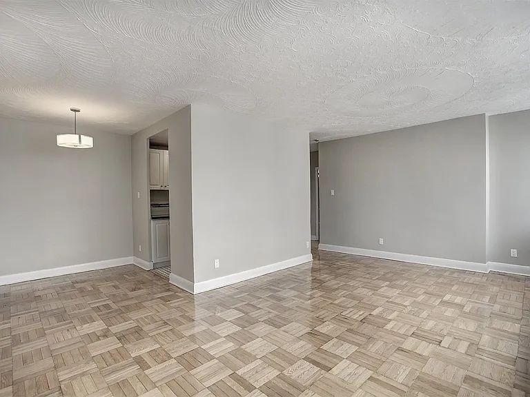 60 Tyndall Ave — Photo 42