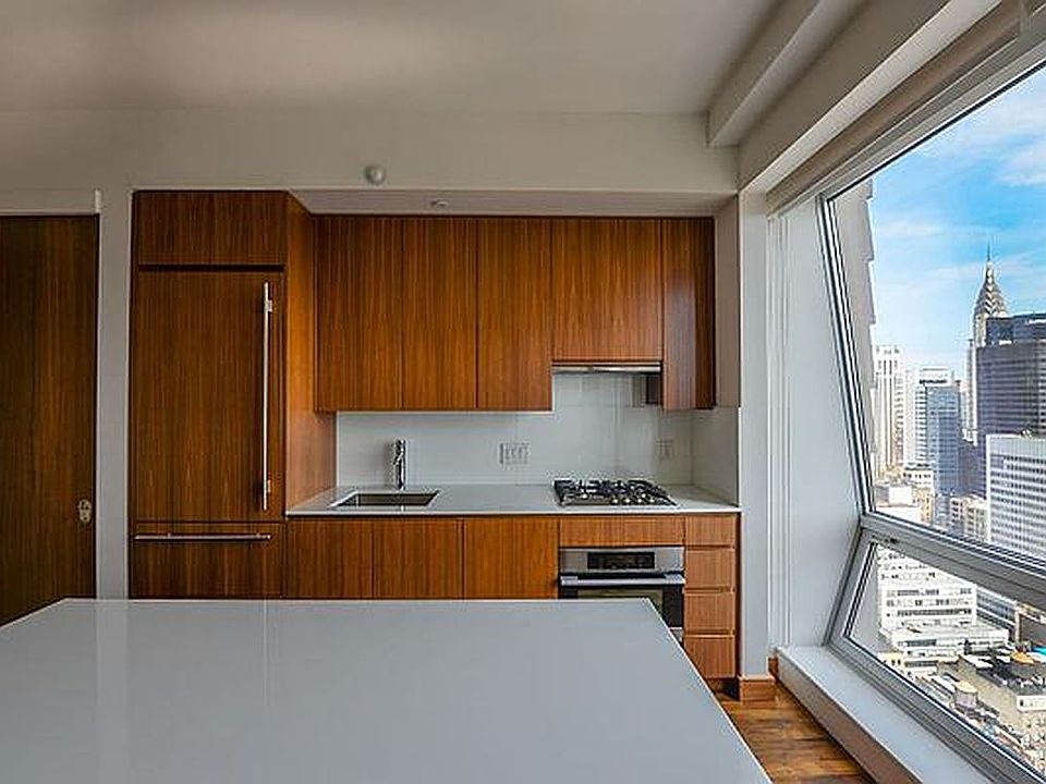 1st image of 400 5th Ave APT 31B