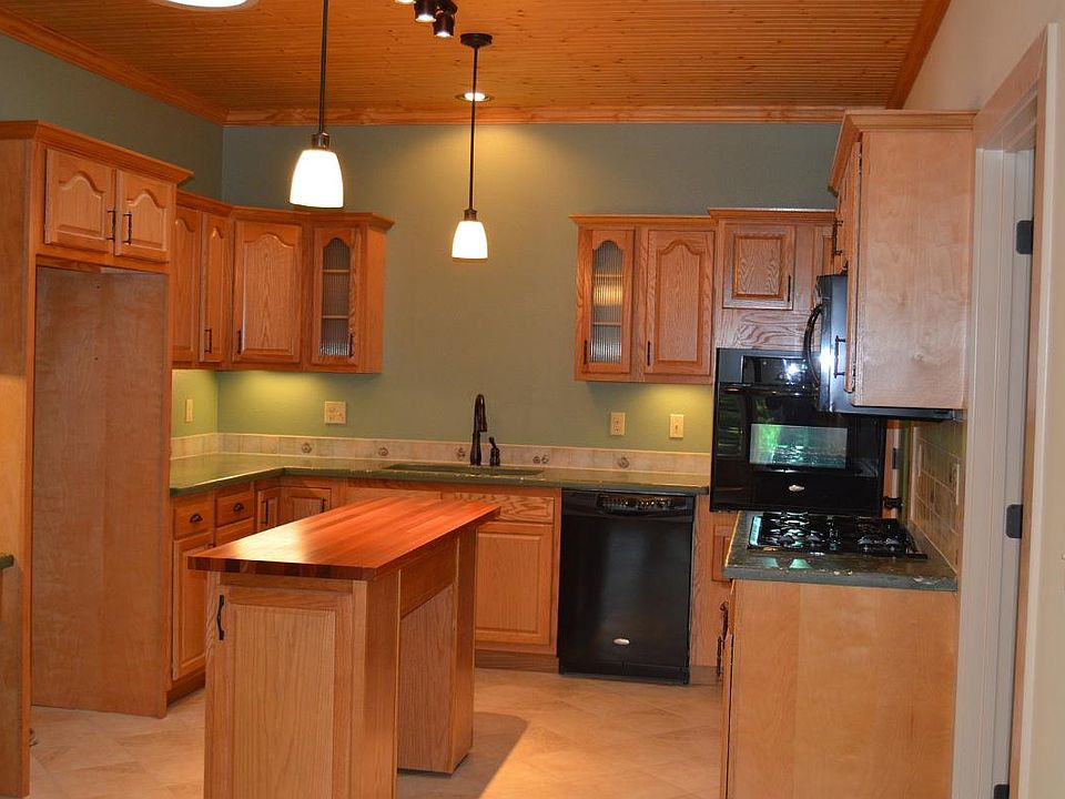 Kitchen with Island