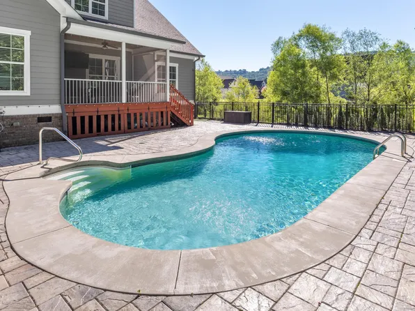 9458 Silver Stone Ln, Ooltewah, TN 37363